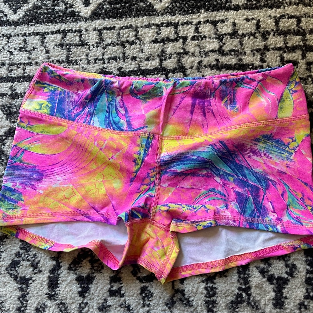 Bixby shorts size L